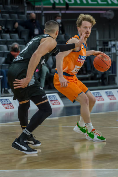 量与权威来 量与权威来